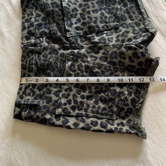 Animal print jean shorts Sz4 - Picture 6 of 6
